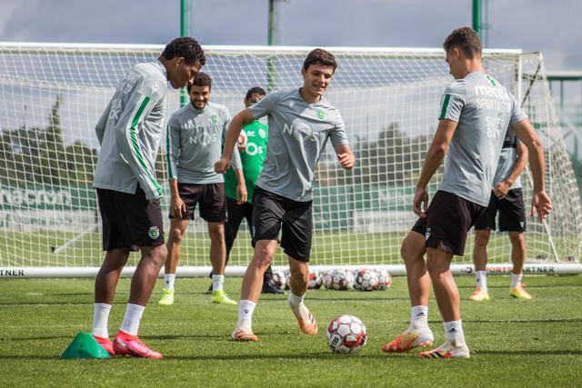 恩里克VS阿尔特塔：巴黎圣日耳曼与阿森纳会师Bigger Cup决赛，进攻与防守的终极对决